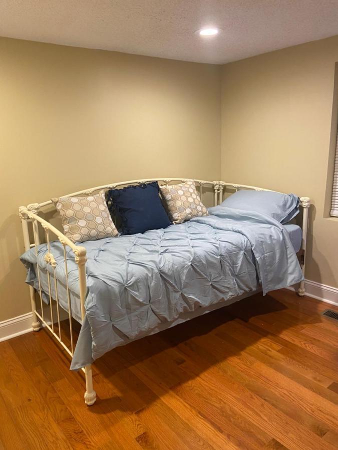 Modern 3-Bedroom, Big Fence Yard, Pets Stay Free Durham Esterno foto