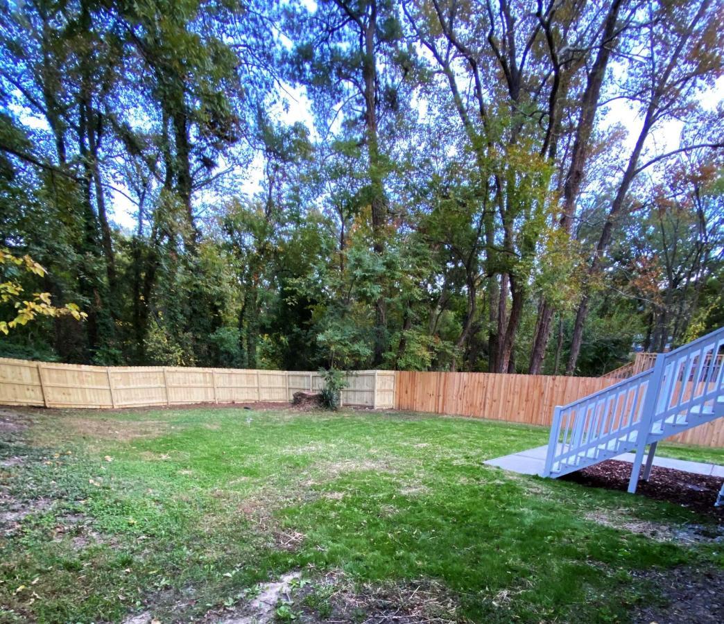 Modern 3-Bedroom, Big Fence Yard, Pets Stay Free Durham Esterno foto