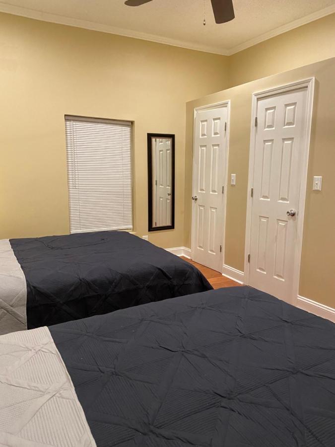 Modern 3-Bedroom, Big Fence Yard, Pets Stay Free Durham Esterno foto