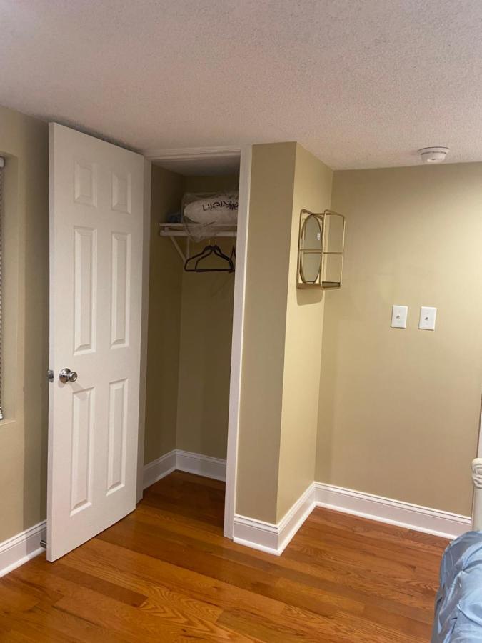 Modern 3-Bedroom, Big Fence Yard, Pets Stay Free Durham Esterno foto