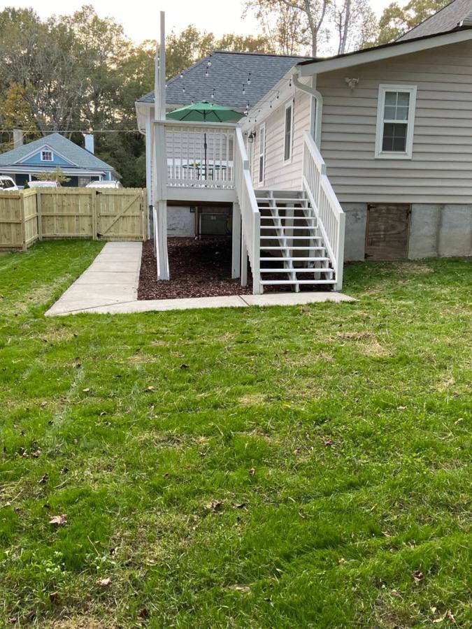 Modern 3-Bedroom, Big Fence Yard, Pets Stay Free Durham Esterno foto