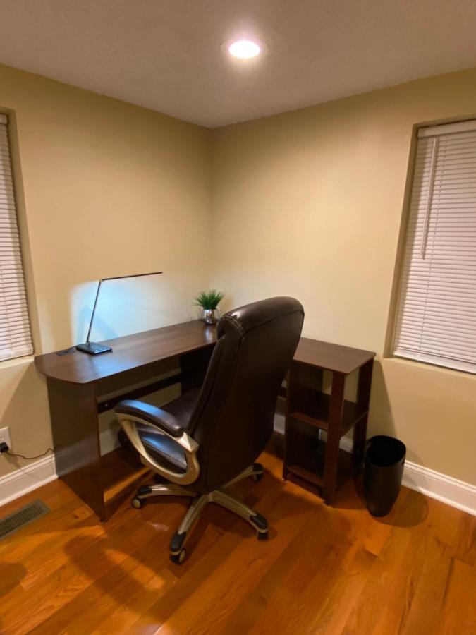 Modern 3-Bedroom, Big Fence Yard, Pets Stay Free Durham Esterno foto