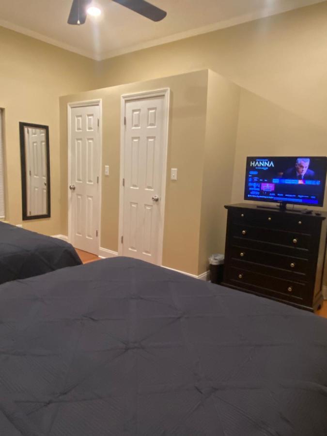 Modern 3-Bedroom, Big Fence Yard, Pets Stay Free Durham Esterno foto