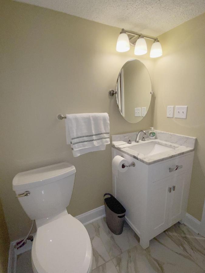Modern 3-Bedroom, Big Fence Yard, Pets Stay Free Durham Esterno foto