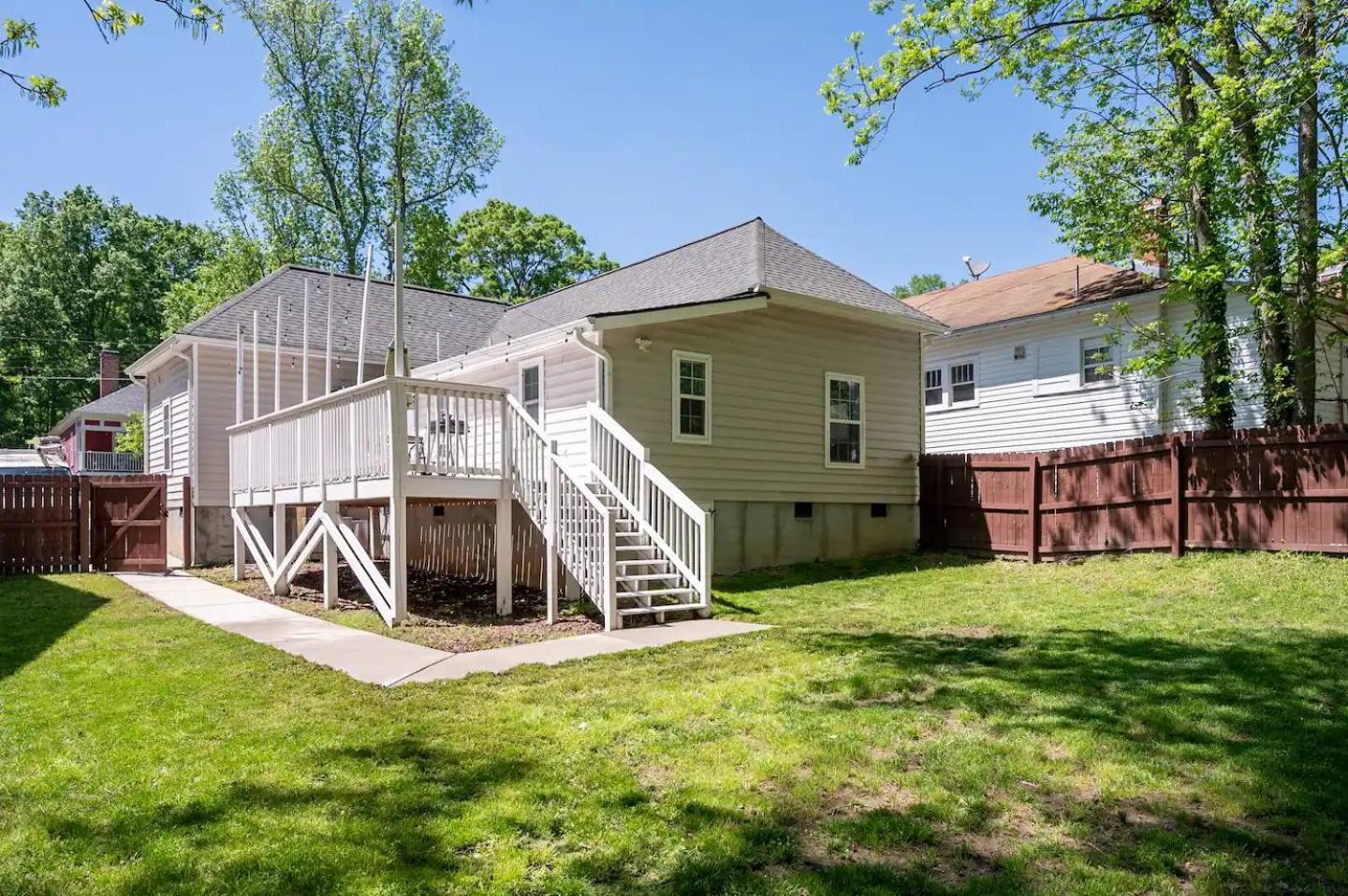 Modern 3-Bedroom, Big Fence Yard, Pets Stay Free Durham Esterno foto