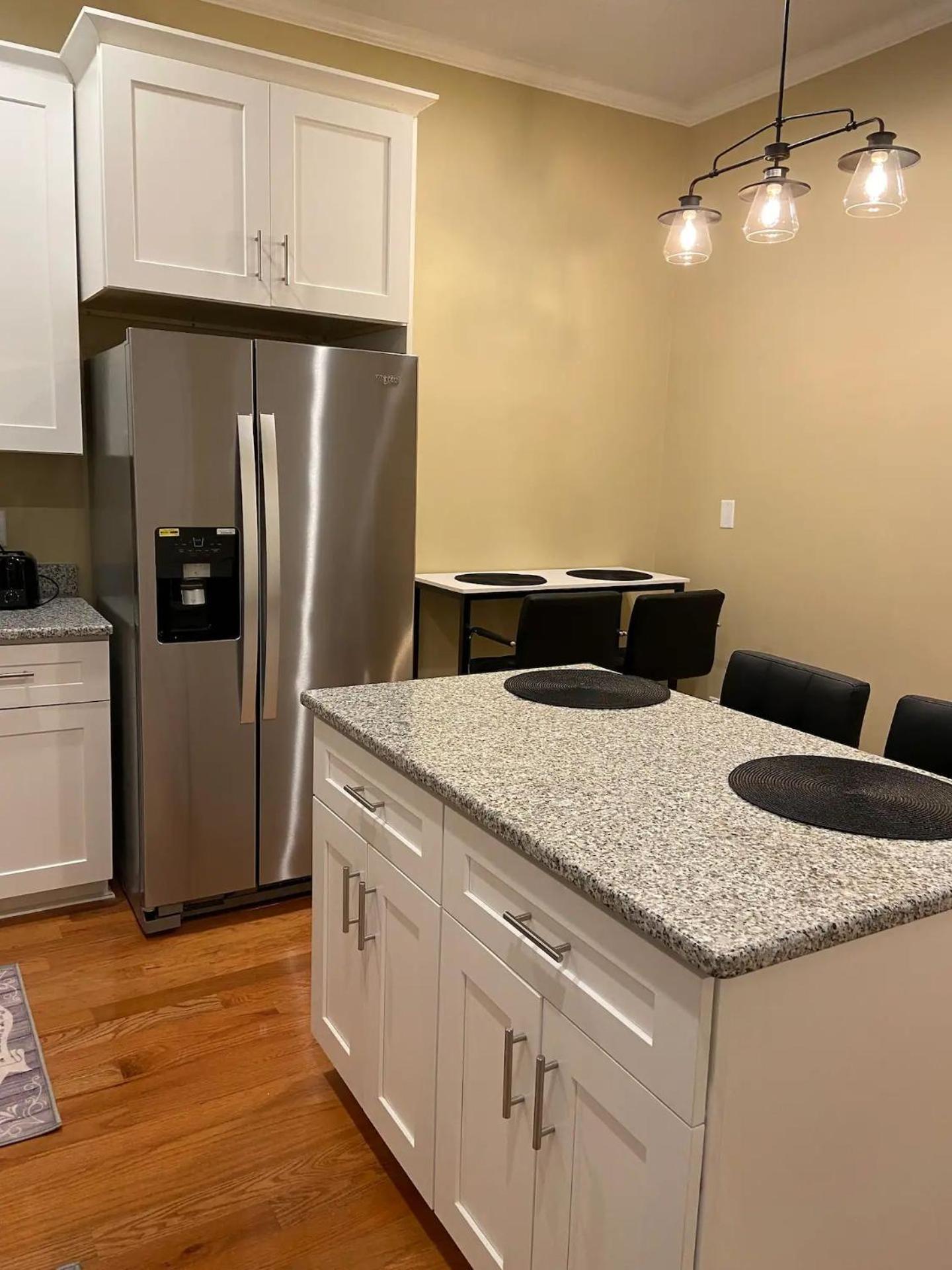 Modern 3-Bedroom, Big Fence Yard, Pets Stay Free Durham Esterno foto