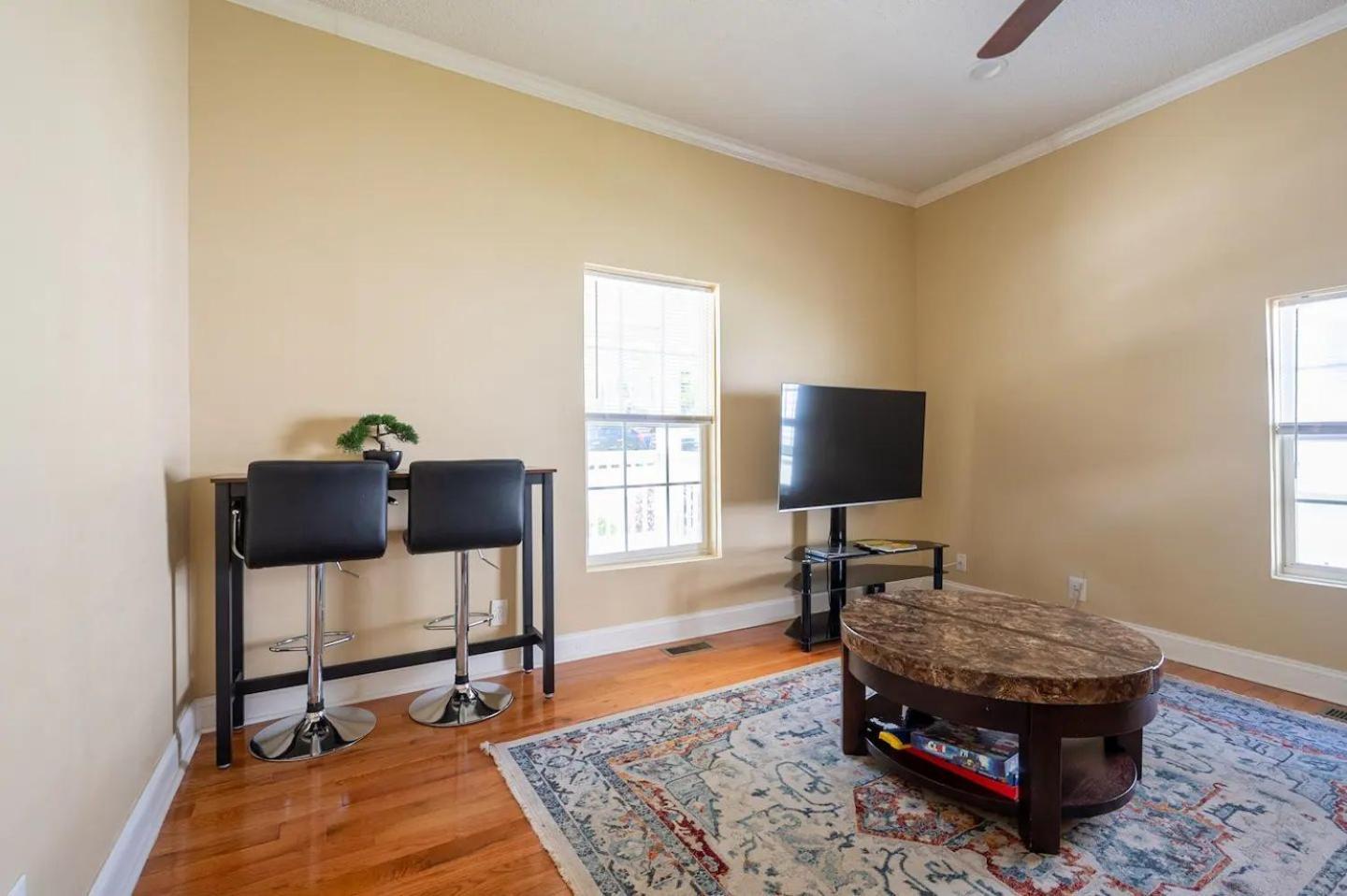 Modern 3-Bedroom, Big Fence Yard, Pets Stay Free Durham Esterno foto